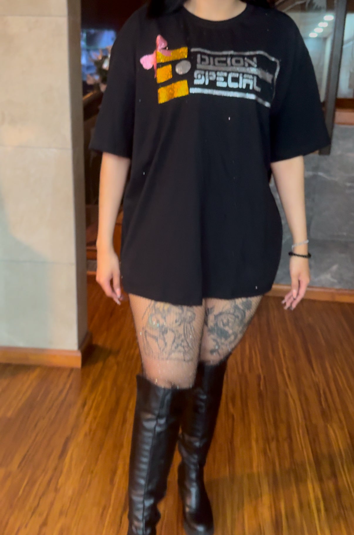 Edición rhinestone tee