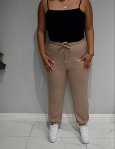 Ana Joggers