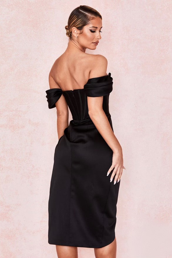 Esmeralda Off shoulder dress (black)